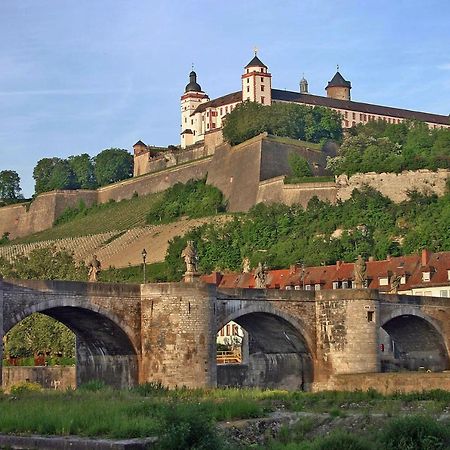 Luxury City Apartment - View Of River And Castle Wurtzburgo Exterior foto