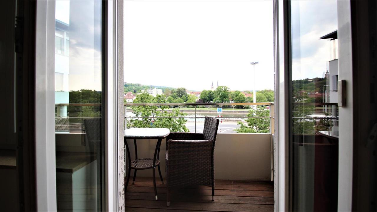 Luxury City Apartment - View Of River And Castle Wurtzburgo Exterior foto