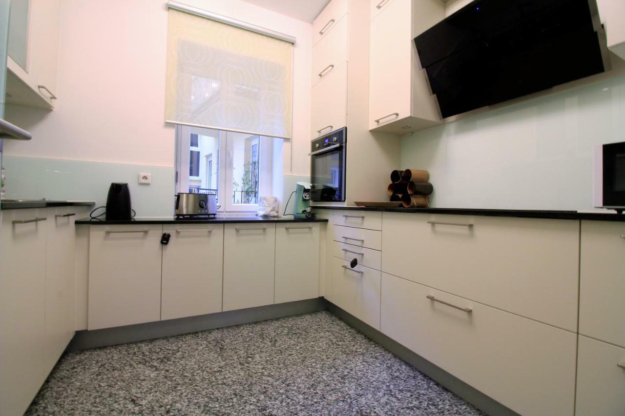 Luxury City Apartment - View Of River And Castle Wurtzburgo Exterior foto