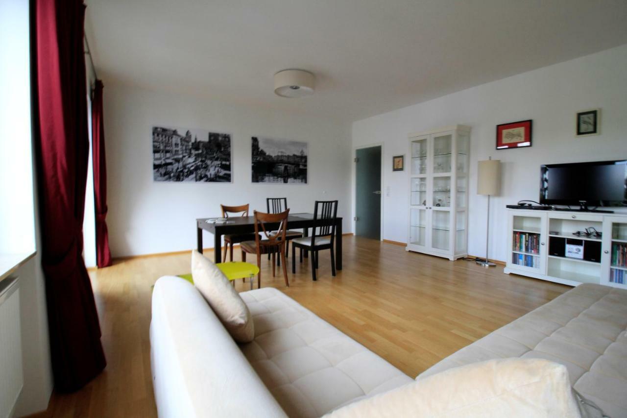 Luxury City Apartment - View Of River And Castle Wurtzburgo Exterior foto