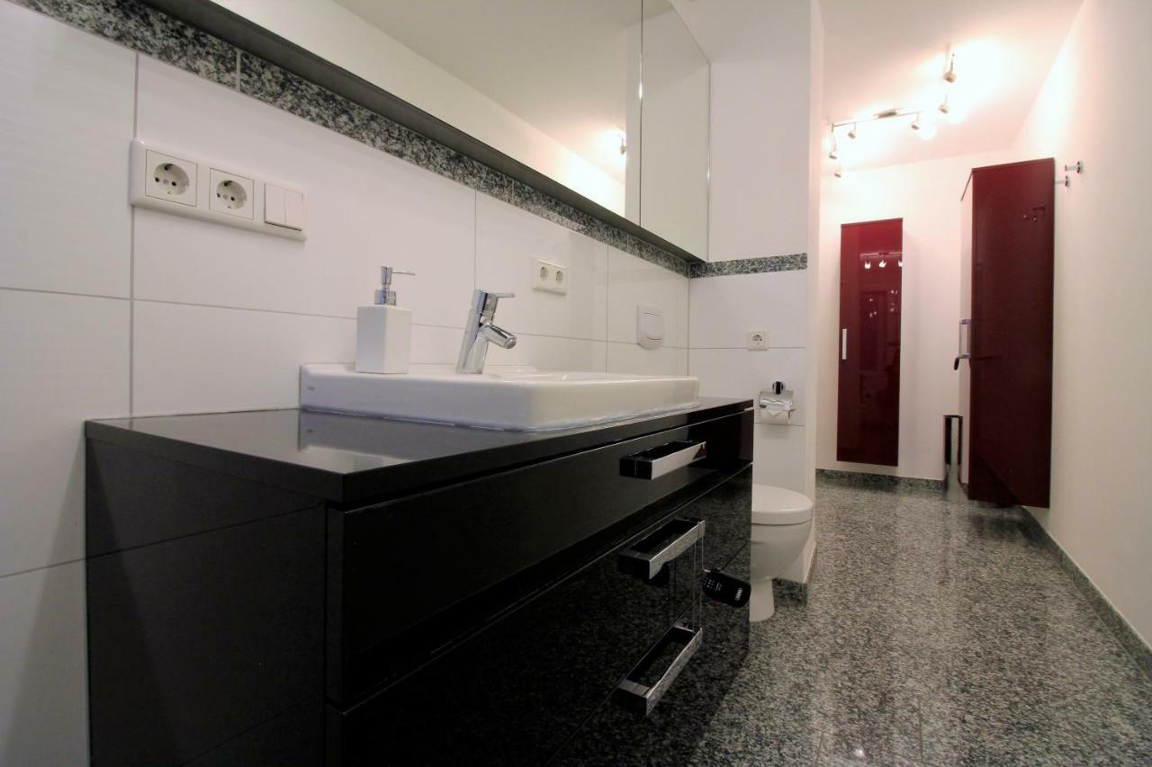 Luxury City Apartment - View Of River And Castle Wurtzburgo Exterior foto